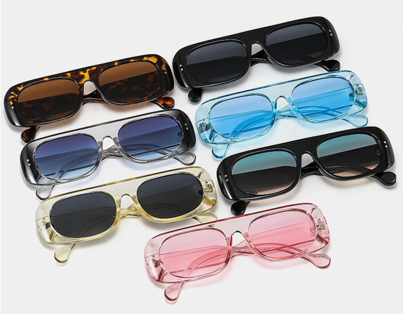 Black Retro Sunglasses Vendor